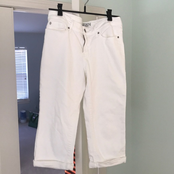 Denizen Levi’s white crop jeans size 6 - Picture 1 of 1